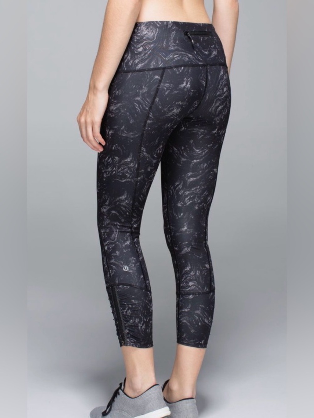 Lululemon Runday Crop Full-On Luxtreme Leggings - Picture 3 of 15
